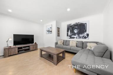 House For Sale - WA - Secret Harbour - 6173 - Room for the Boat  (Image 2)