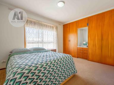 Unit For Sale - VIC - Heywood - 3304 - IDEAL INVESTMENT SHOWING GREAT RETURN  (Image 2)