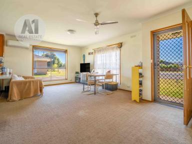 Unit For Sale - VIC - Heywood - 3304 - Ideal Investment Showing Great Return!  (Image 2)