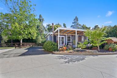 House For Sale - VIC - Crossover - 3821 - RELAXING LIFESTYLE  (Image 2)