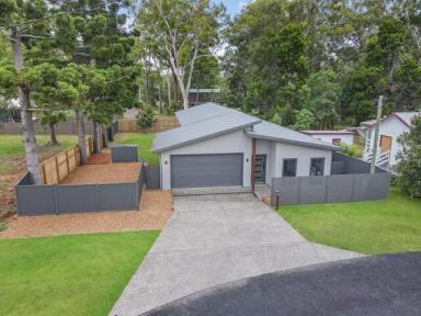 House For Sale - QLD - Macleay Island - 4184 - Simply Wow! Brand New Designer Home Just Moments to the Water  (Image 2)