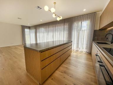 Townhouse Leased - VIC - Cheltenham - 3192 - New Luxury Townhouse Quiet Court Location  (Image 2)