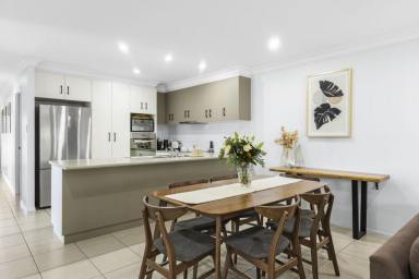 Unit For Sale - QLD - Kearneys Spring - 4350 - Light and Bright - Three Bedroom Duplex Unit  (Image 2)