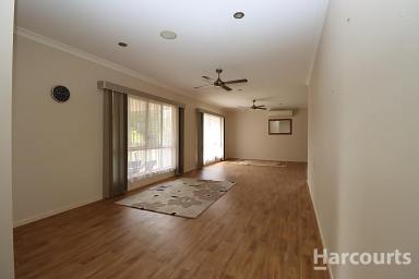 House For Sale - QLD - Redridge - 4660 - Solid Brick Home on 1.5 Acres!!!!  (Image 2)