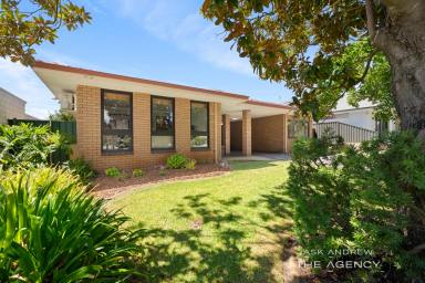 House For Sale - WA - Booragoon - 6154 - PARKSIDE FOREVER LOCATION (Image 2)