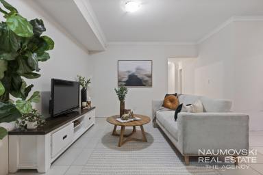 House For Sale - WA - Pearsall - 6065 - BEAUTIFUL LOW MAINTENANCE PARKSIDE LIVING!  (Image 2)