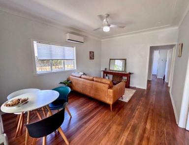 House For Sale - QLD - Scarborough - 4020 - Move in ready classic Scarbourough home (Image 2)