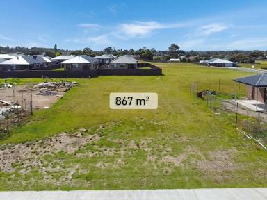 Residential Block For Sale - VIC - East Bairnsdale - 3875 - GENEROUS SIZED BLOCK  (Image 2)