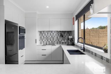 House For Sale - VIC - Stawell - 3380 - Quality Home. Quality Location. Quality Views.  (Image 2)