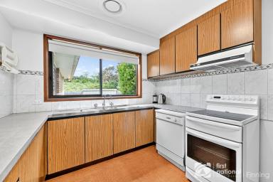 House For Lease - VIC - Cranbourne - 3977 - Fantastic Family Home (Image 2)