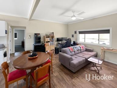 House For Sale - NSW - Inverell - 2360 - Solid Investment Opportunity on Ross Hill (Image 2)