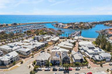 House For Sale - WA - Mindarie - 6030 - STATEMENT LIVING WITH STUNNING MARINA VIEWS  (Image 2)