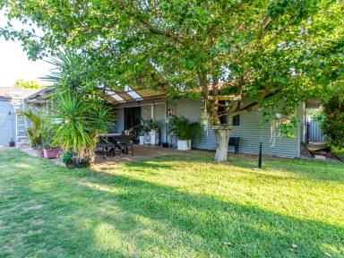 House For Sale - WA - Usher - 6230 - Spacious Family Living on Large, Private Block – Room for a Pool!  (Image 2)