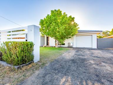 House For Sale - WA - Usher - 6230 - Spacious Family Living on Large, Private Block – Room for a Pool!  (Image 2)