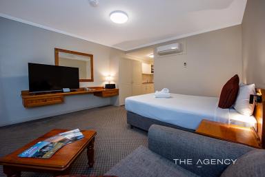 Unit For Sale - WA - Broadwater - 6280 - Splish Splash, Beach Time!  (Image 2)