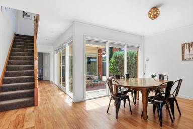 House For Sale - VIC - Quarry Hill - 3550 - Beautifully Presented Two-Bedroom Townhouse Just Moments from the CBD (Image 2)