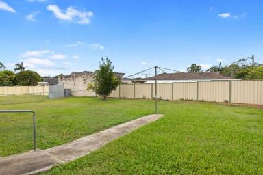 House For Sale - QLD - Southside - 4570 - Neat & Tidy Lowset Brick Home  (Image 2)