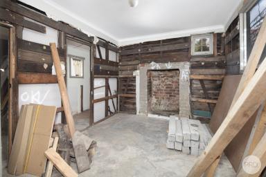 House For Sale - VIC - Ballarat East - 3350 - An Original Ballarat East Home Ready To Reimagine  (Image 2)