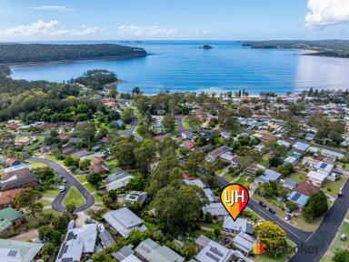 House For Sale - NSW - Surfside - 2536 - Cosy Coastal Retreat with Ocean Glimpses  (Image 2)