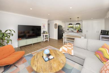 House For Sale - VIC - Lake Boga - 3584 - Stylish Family Living in the Heart of Lake Boga  (Image 2)