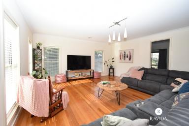 House For Sale - VIC - Wangaratta - 3677 - Luxurious Family Living in Wangaratta  (Image 2)