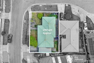 House For Sale - VIC - Cranbourne - 3977 - A Fantastic Opportunity You Won't Want to Miss!  (Image 2)