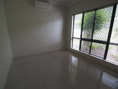 House For Lease - QLD - Kanimbla - 4870 - SPACIOUS AND MODERN HOME IN HIGHLY SOUGHT AFTER SUBURB  (Image 2)
