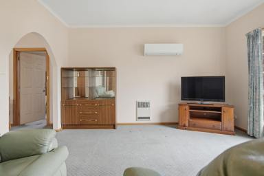 Unit For Sale - TAS - Kings Meadows - 7249 - Fantastic Location -  Sunny Unit  (Image 2)