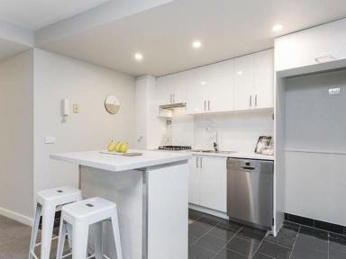 Apartment Leased - VIC - St Kilda West - 3182 - Spacious 90m2 Quiet First Floor 2 Bedrm 2 bathrm Apartment 200 meters from trams, Fitzroy St, and beach  (Image 2)