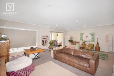 Unit For Sale - VIC - Shepparton - 3630 - CENTRAL LOCATION - WITH GENEROUS LIVING SPACE  (Image 2)