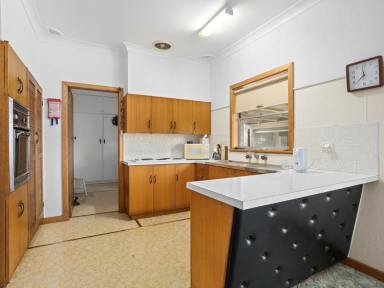 House For Sale - NSW - Taree - 2430 - SMART INVESTMENT OR FIRST HOME IN PRIME POSITION  (Image 2)