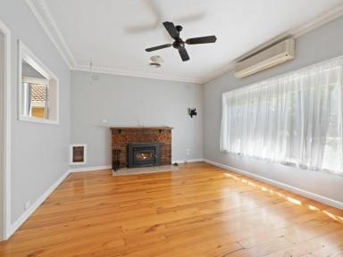 House For Lease - VIC - Bairnsdale - 3875 - 76 BREDT STREET BAIRNSDALE 3 BED, 1 BATH, STUDY & 4TH BEDROOM/BUNGALOW  (Image 2)