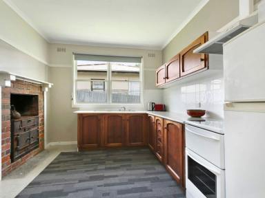 House For Lease - VIC - Buchan - 3885 - COUNTRY COTTAGE IN BUCHAN  (Image 2)