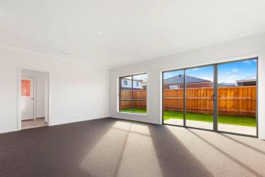 Townhouse For Lease - VIC - Officer - 3809 - Four-Bedroom Home with Cooling on Both Levels  (Image 2)