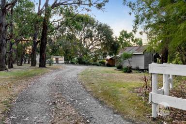 Lifestyle For Sale - VIC - Buffalo - 3958 - Natures Charm with Modern Comfort on 11.71 Acres.  (Image 2)