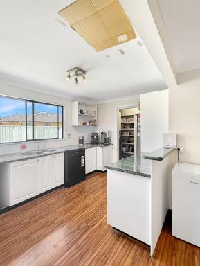 House For Sale - NSW - Leeton - 2705 - LOCATED IN THE HEART OF LEETON  (Image 2)