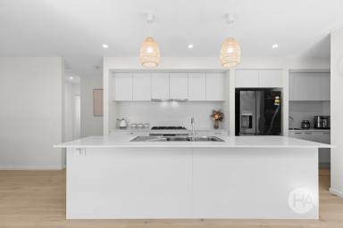 House For Sale - VIC - Botanic Ridge - 3977 - Botanic Ridge surrounds. Parkside Position. Turnkey Living.  (Image 2)