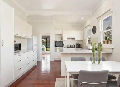 House For Lease - VIC - Hamilton - 3300 - House for Lease  (Image 2)