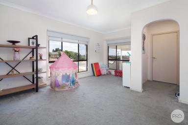 House For Sale - VIC - Ballarat North - 3350 - Spacious Family Home with Skyline Views in Prime Ballarat North Location (Image 2)