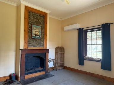 House For Sale - SA - Mount Pleasant - 5235 - 1900's stone home (primed for renovation) and separate 1 bed "granny flat". 1884m2 block, great shedding. Excellent position.  (Image 2)