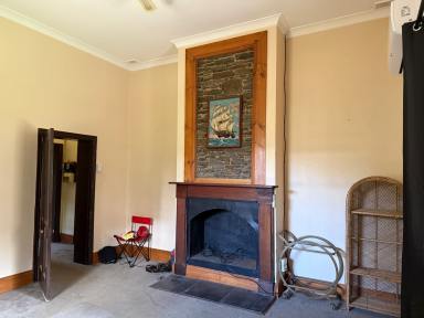 House For Sale - SA - Mount Pleasant - 5235 - 1900's stone home (primed for renovation) and separate 1 bed "granny flat". 1884m2 block, great shedding. Excellent position.  (Image 2)