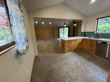 Acreage/Semi-rural Leased - TAS - Milabena - 7325 - Wow! Country living at it's best (Image 2)