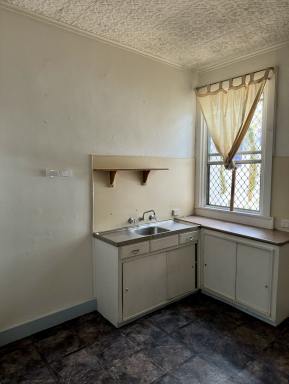 Unit Leased - NSW - Lithgow - 2790 - Central located 1 bedroom unit (Image 2)