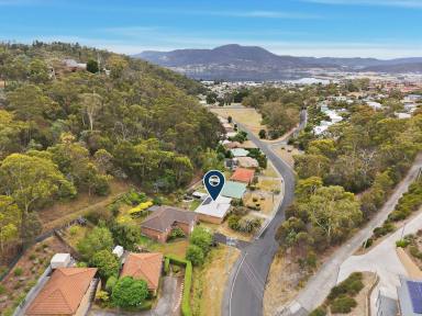 House For Sale - TAS - Montrose - 7010 - Easy Living in Central Montrose  (Image 2)