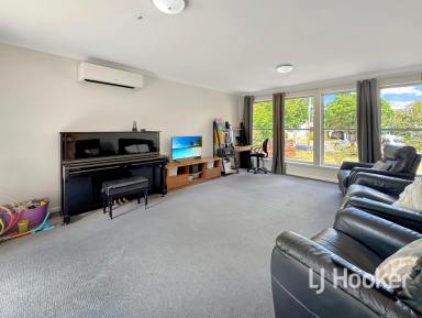House For Sale - NSW - Inverell - 2360 - Solid Family Home with Great Potential on Ross Hill  (Image 2)
