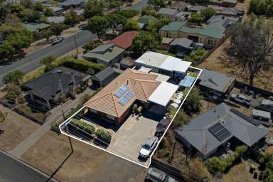 House For Sale - VIC - Golden Square - 3555 - Comfort & Lifestyle with Premium Storage, Studio & Caravan space!  (Image 2)