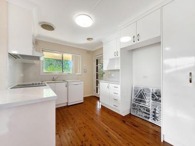 House For Sale - NSW - Young - 2594 - Golfer's Delight!  (Image 2)