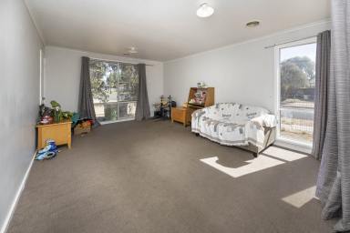 House For Sale - VIC - Swan Hill - 3585 - Great Investment Opportunity with Corner Position  (Image 2)