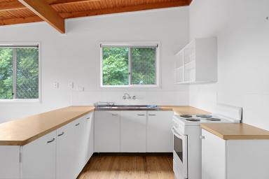 Villa For Lease - QLD - Wilsonton Heights - 4350 - Secure 2 Bedroom Unit with Lawn Maintenance Included! (Image 2)