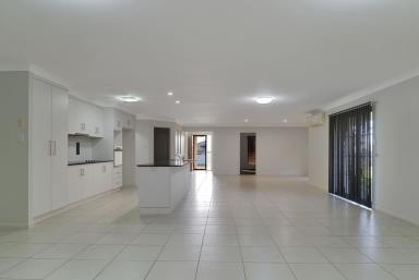 House For Lease - QLD - Highfields - 4352 - Beautiful Low-Set Modern Brick Home in Highfields  (Image 2)